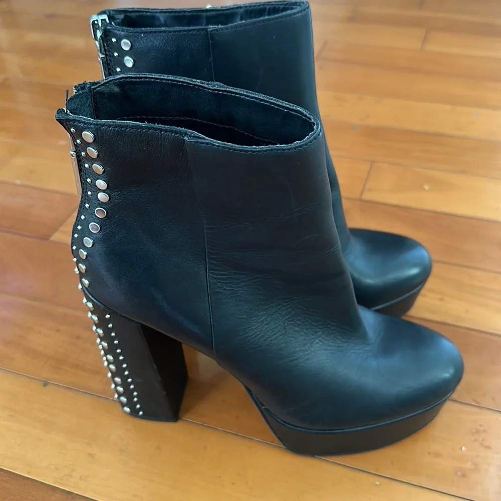 Dolce vita black leather liv studs platform boots size 8.5 goth, Grange
